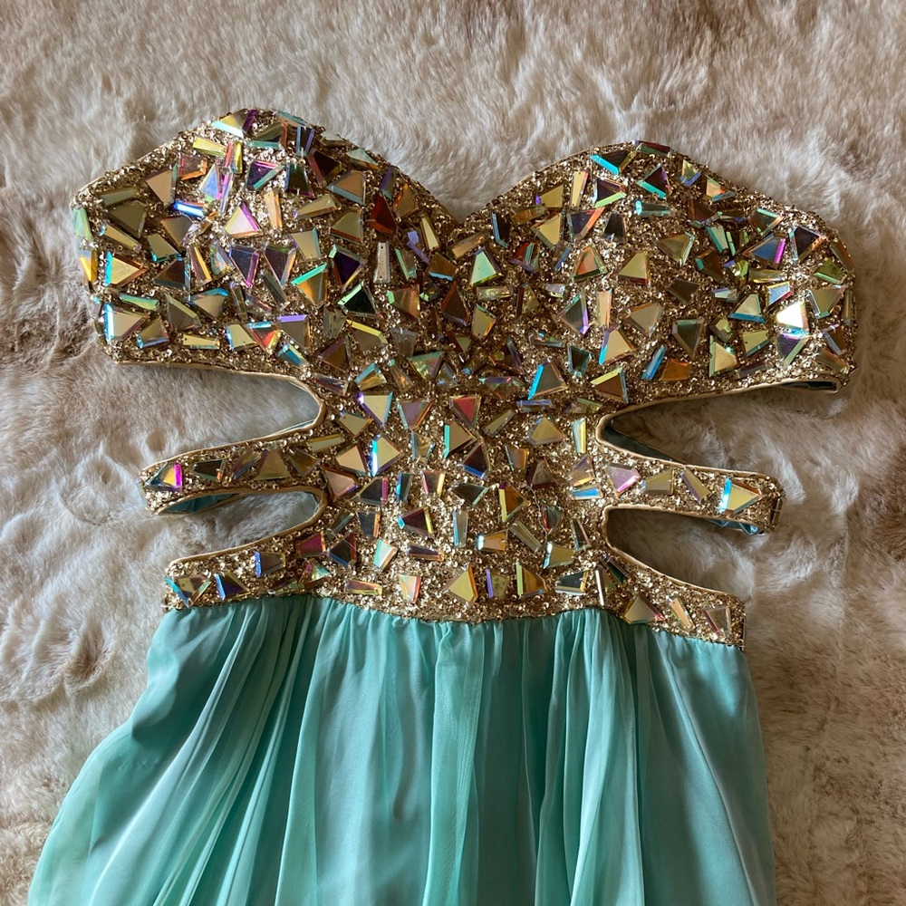 PROM DRESS - Picture 7 of 13